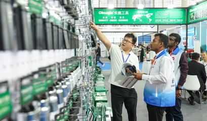 第三届临沂商城国际采购商大会开幕 二手日用百货成新亮点